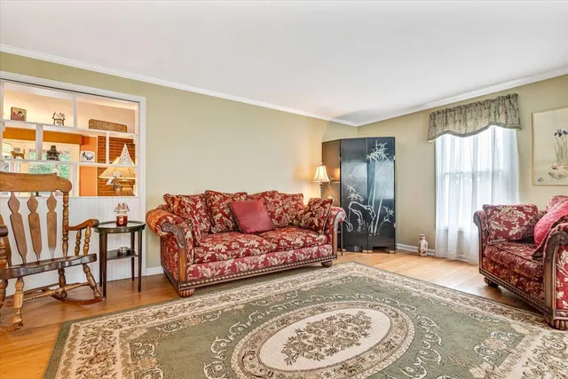 $485,000 | 406 Florence Drive, Canadensis, PA 18325