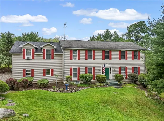$485,000 | 406 Florence Drive, Canadensis, PA 18325