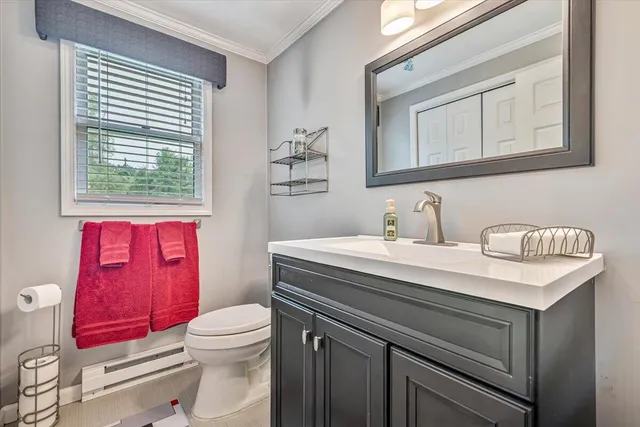 $485,000 | 406 Florence Drive, Canadensis, PA 18325