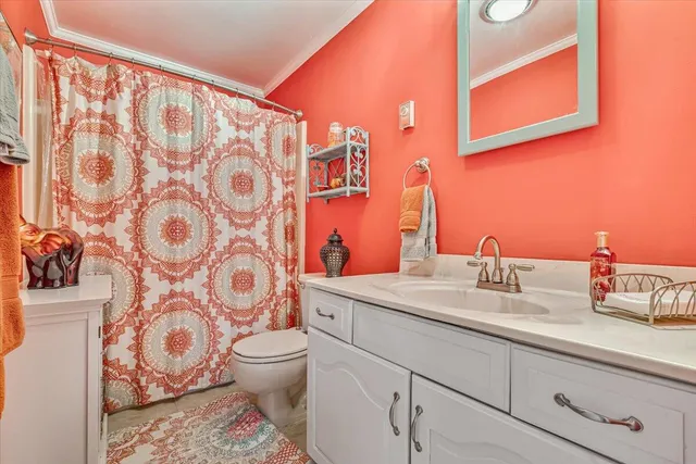 $485,000 | 406 Florence Drive, Canadensis, PA 18325