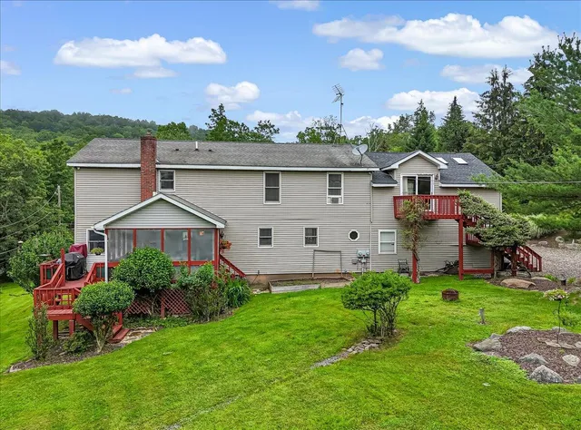 $485,000 | 406 Florence Drive, Canadensis, PA 18325