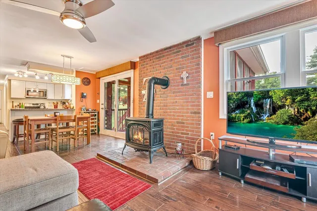 $485,000 | 406 Florence Drive, Canadensis, PA 18325