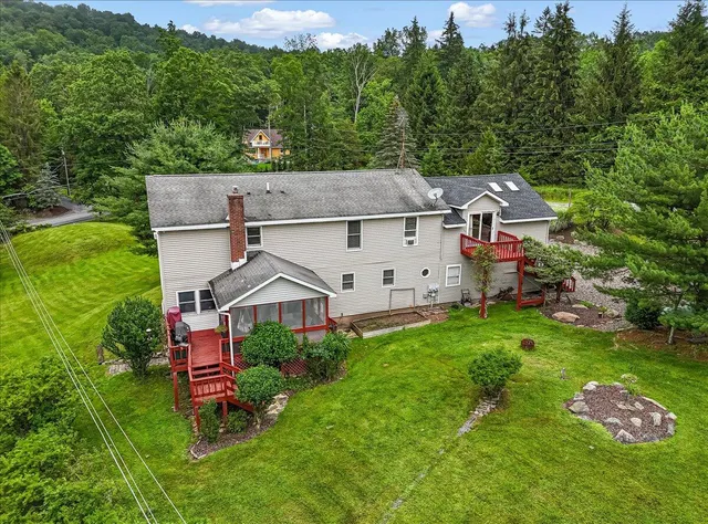 $485,000 | 406 Florence Drive, Canadensis, PA 18325