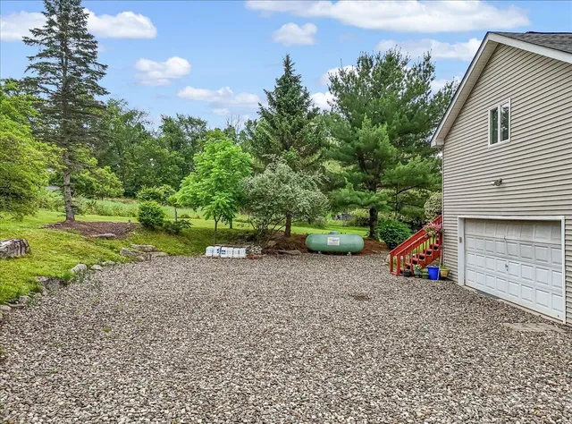 $485,000 | 406 Florence Drive, Canadensis, PA 18325