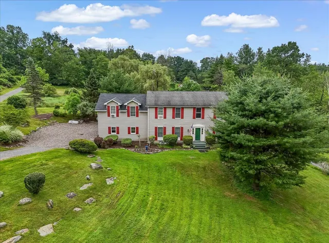 $485,000 | 406 Florence Drive, Canadensis, PA 18325