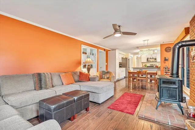 $485,000 | 406 Florence Drive, Canadensis, PA 18325