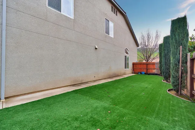 a view of entrance of the house