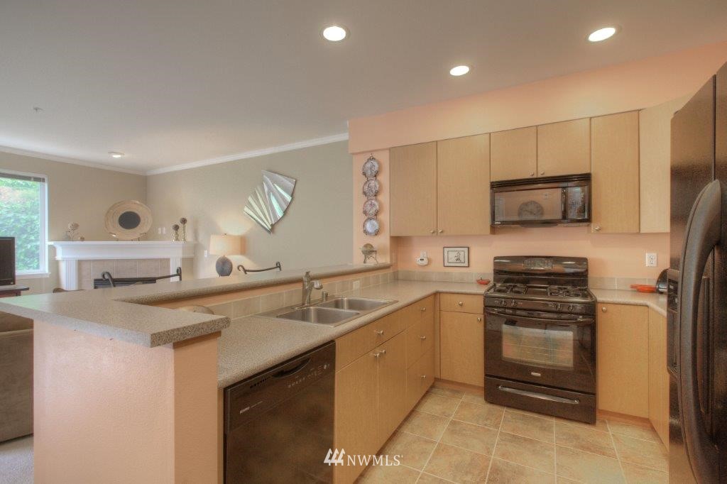 5020 Talbot Place South, Unit E Renton, WA 98055 - Photo 5 of 18 Gallery Image 5
