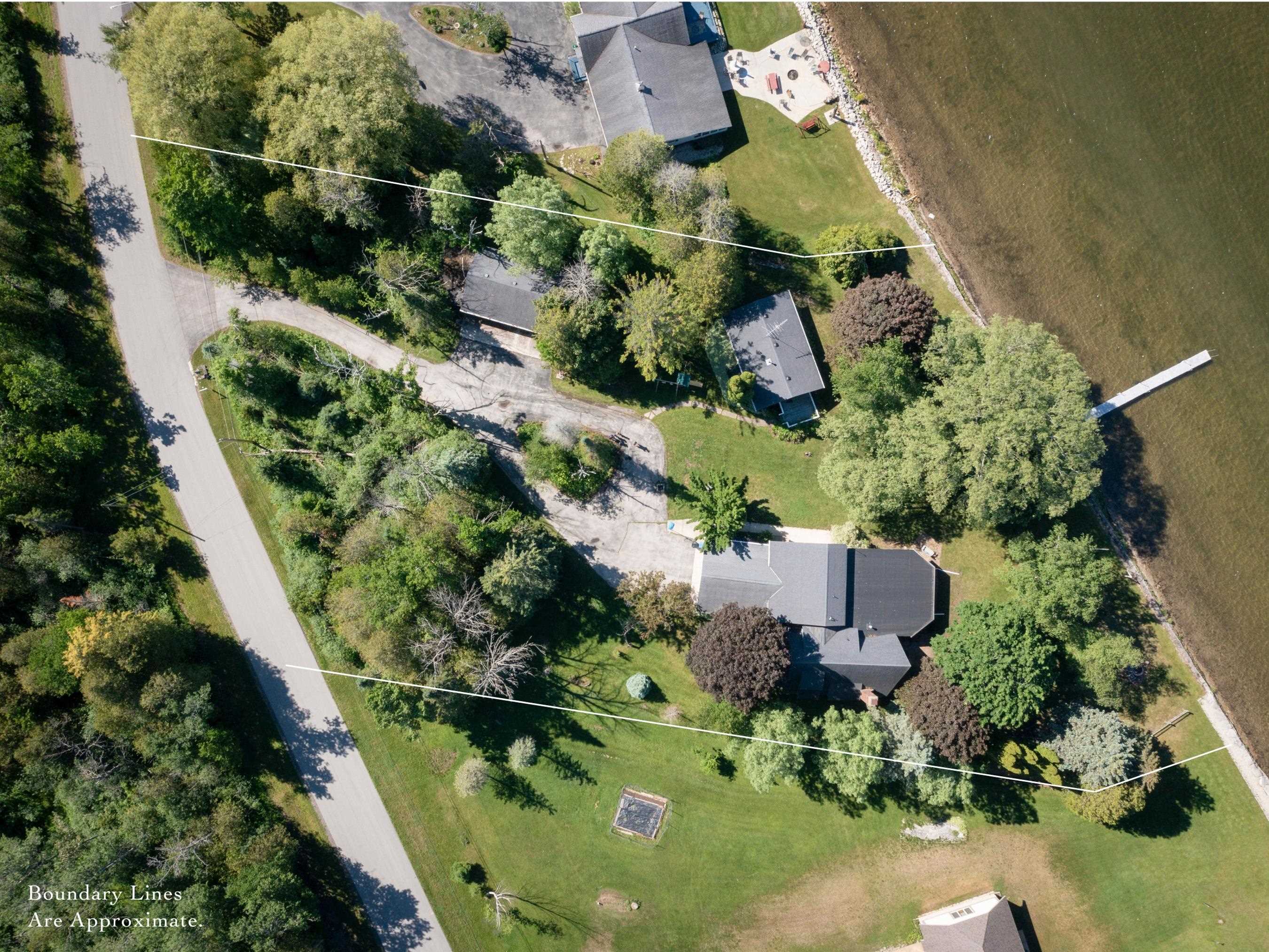 1537 Cove Road Sturgeon Bay, WI 54235 - Photo 3 of 33