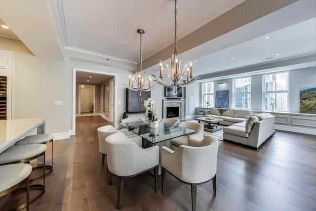 $3,800,000 | 435 North Michigan Avenue, Unit 1105, Chicago, IL 60611