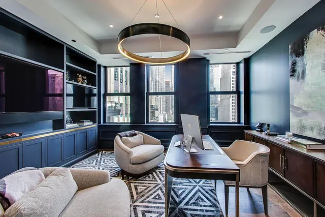 $3,800,000 | 435 North Michigan Avenue, Unit 1105, Chicago, IL 60611