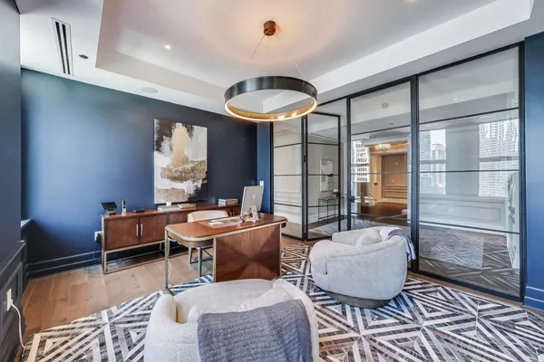 $3,800,000 | 435 North Michigan Avenue, Unit 1105, Chicago, IL 60611
