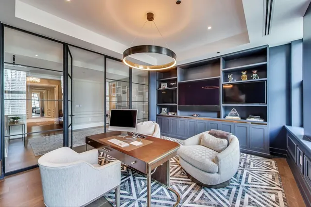 $3,800,000 | 435 North Michigan Avenue, Unit 1105, Chicago, IL 60611