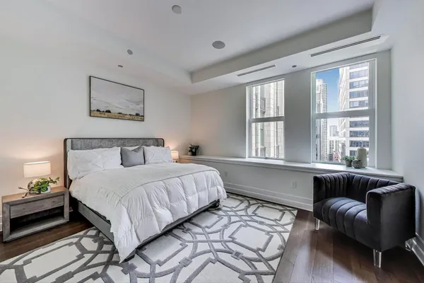$3,800,000 | 435 North Michigan Avenue, Unit 1105, Chicago, IL 60611