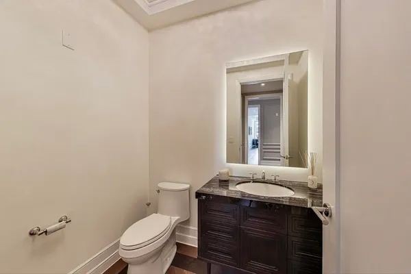 $3,800,000 | 435 North Michigan Avenue, Unit 1105, Chicago, IL 60611