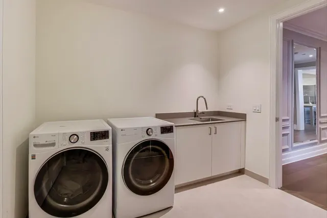 $3,800,000 | 435 North Michigan Avenue, Unit 1105, Chicago, IL 60611