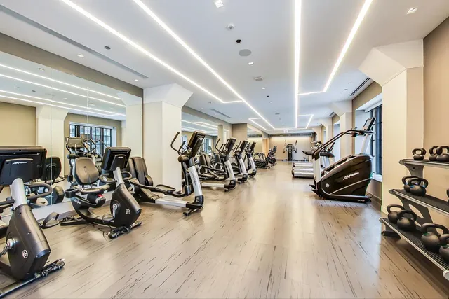 $3,800,000 | 435 North Michigan Avenue, Unit 1105, Chicago, IL 60611