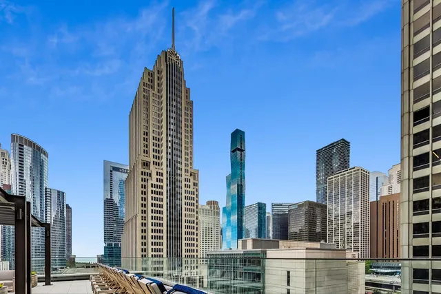 $3,800,000 | 435 North Michigan Avenue, Unit 1105, Chicago, IL 60611