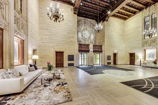 $3,800,000 | 435 North Michigan Avenue, Unit 1105, Chicago, IL 60611