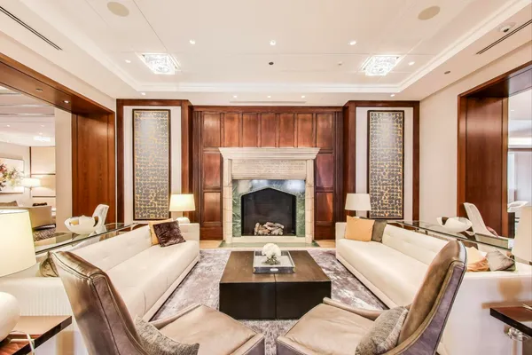 $3,800,000 | 435 North Michigan Avenue, Unit 1105, Chicago, IL 60611