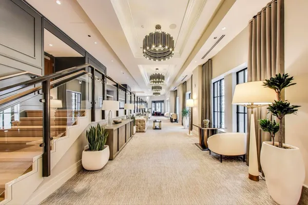 $3,800,000 | 435 North Michigan Avenue, Unit 1105, Chicago, IL 60611