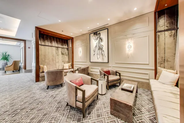 $3,800,000 | 435 North Michigan Avenue, Unit 1105, Chicago, IL 60611