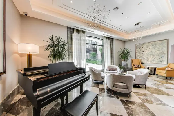 $3,800,000 | 435 North Michigan Avenue, Unit 1105, Chicago, IL 60611