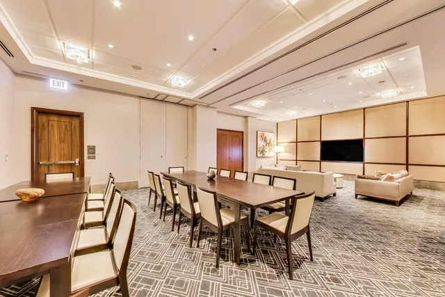 $3,800,000 | 435 North Michigan Avenue, Unit 1105, Chicago, IL 60611