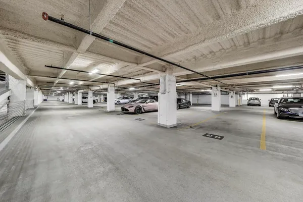 $3,800,000 | 435 North Michigan Avenue, Unit 1105, Chicago, IL 60611
