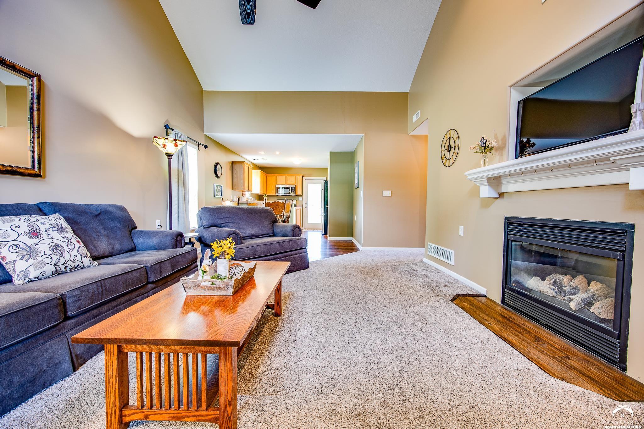 1837 Delaware Street Lawrence, KS 66044 - Photo 6 of 28