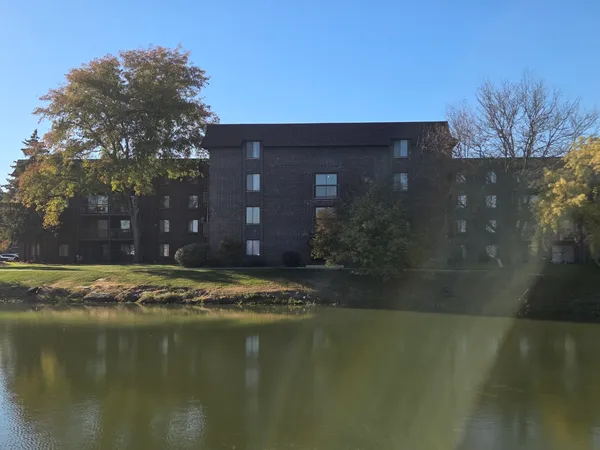 $149,900 | 840 Elder Road, Unit A409, Homewood, IL 60430