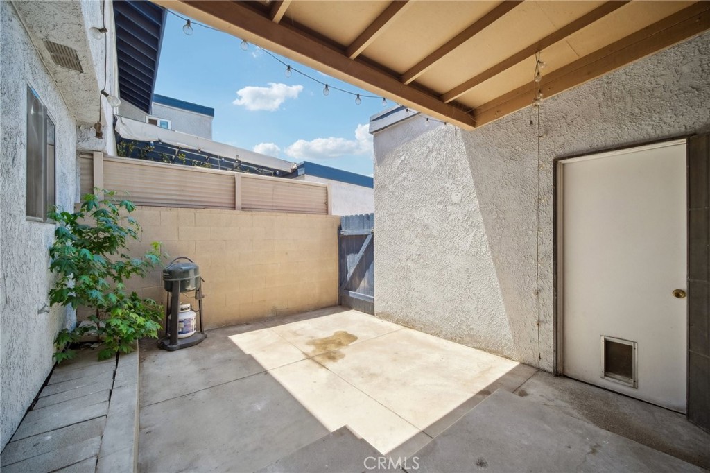 1926 Lucas Street, Unit 2 San Fernando, CA 91340 - Photo 29 of 35 a view of a garage