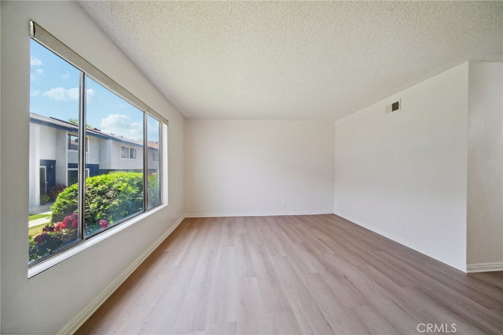 1926 Lucas Street, Unit 2 San Fernando, CA 91340 - Photo 8 of 35