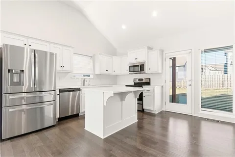 $400,000 | 6008 Northeast 119th Street, Kansas City, MO 64156