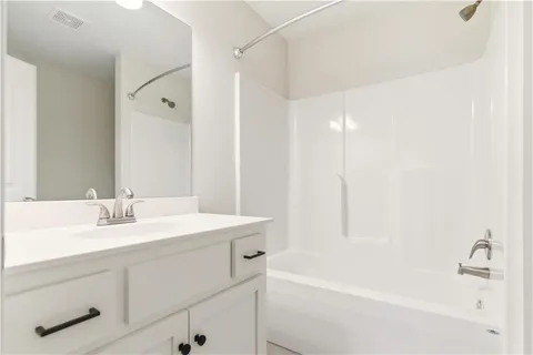 $400,000 | 6008 Northeast 119th Street, Kansas City, MO 64156