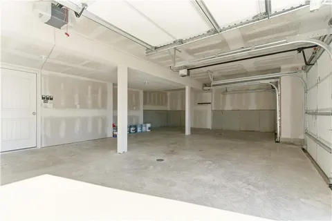 $400,000 | 6008 Northeast 119th Street, Kansas City, MO 64156