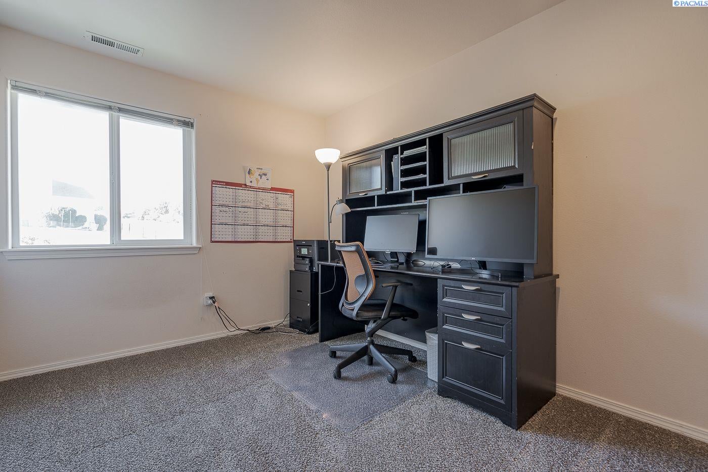 2725 Kyle Road Kennewick, WA 99338 - Photo 16 of 28 Gallery Image 16