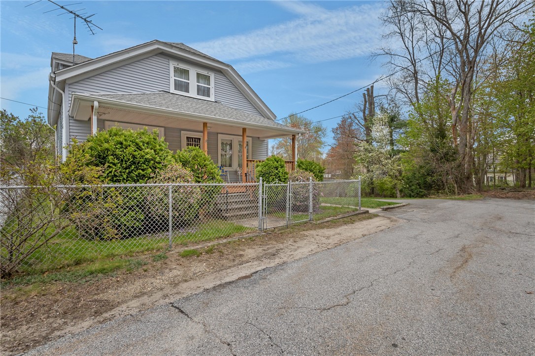 86 Fall Street Woonsocket, RI 02895 - Photo 4 of 49