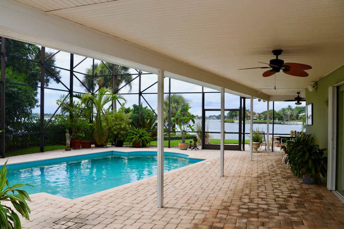 308 West Riverside Drive Jupiter, FL 33469 - Photo 2 of 61 IMG_4405