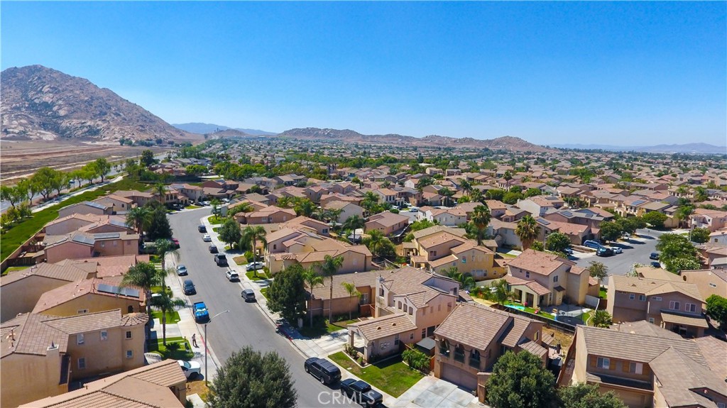 1441 Albillo Loop Perris, CA 92571 - Photo 6 of 37