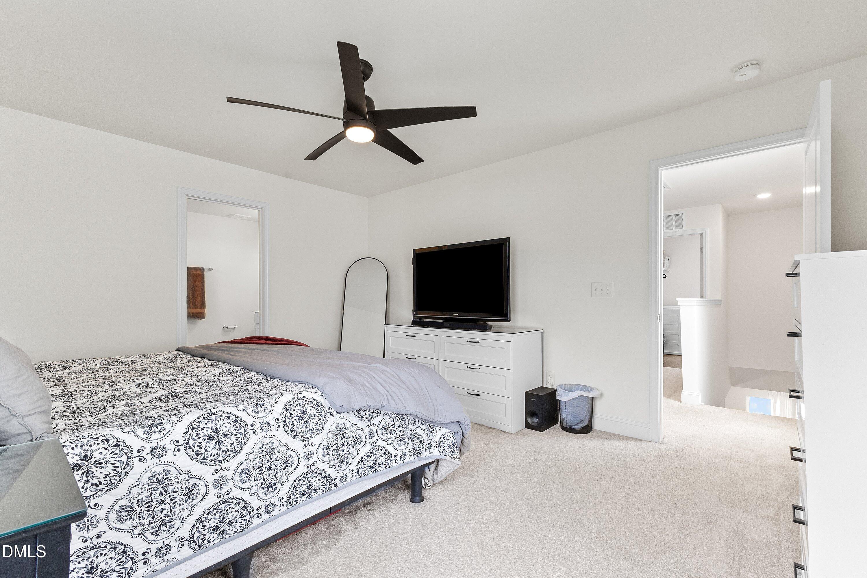 1260 Channel Drop Boulevard Zebulon, NC 27597 - Photo 11 of 29 Primary bedroom pic 1