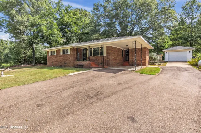 $292,900 | 2234 Highway 301, Hernando, MS 38632