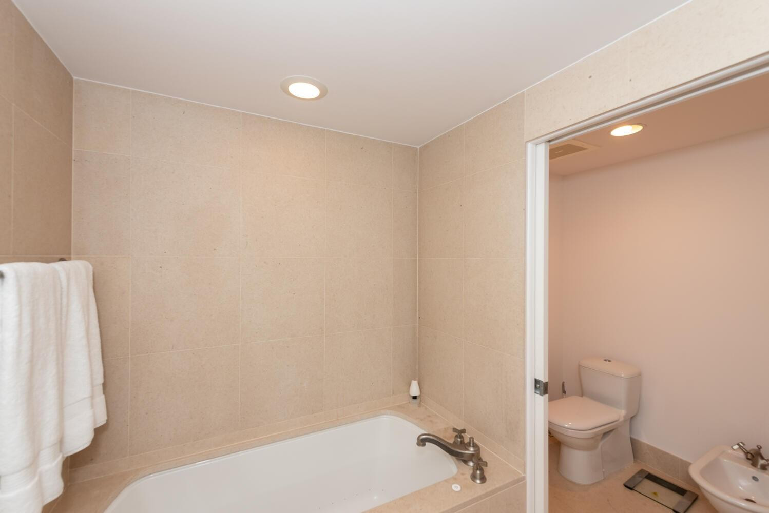 6899 Collins Avenue, Unit 908 Miami Beach, FL 33141 - Photo 15 of 19 Photo 15