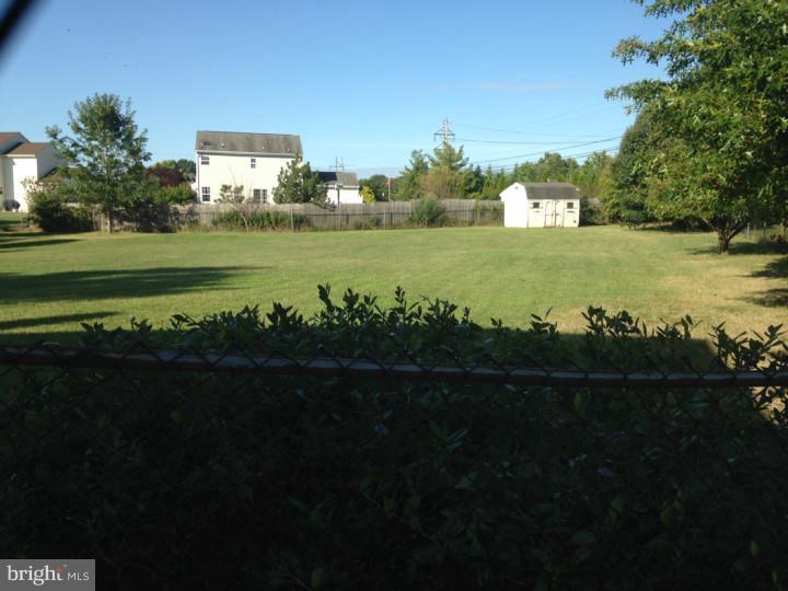 237 Riveredge Drive New Castle, DE 19720 - Photo 6 of 10 Back Yard