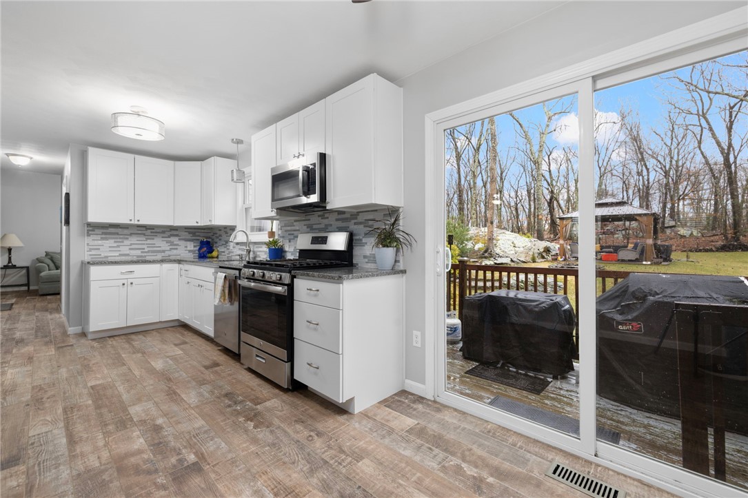 69 Walden Way Cranston, RI 02921 - Photo 13 of 50