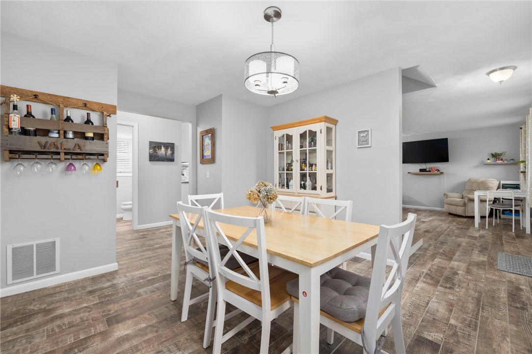 69 Walden Way Cranston, RI 02921 - Photo 15 of 50