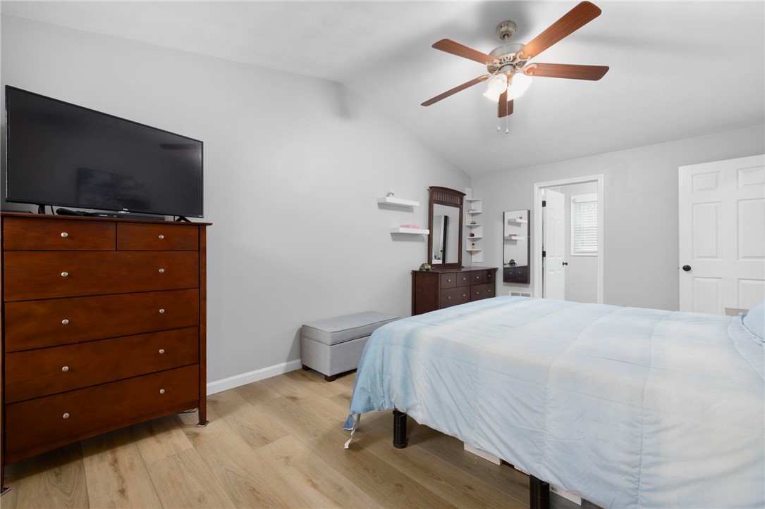 69 Walden Way Cranston, RI 02921 - Photo 24 of 50