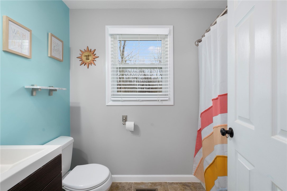 69 Walden Way Cranston, RI 02921 - Photo 32 of 50