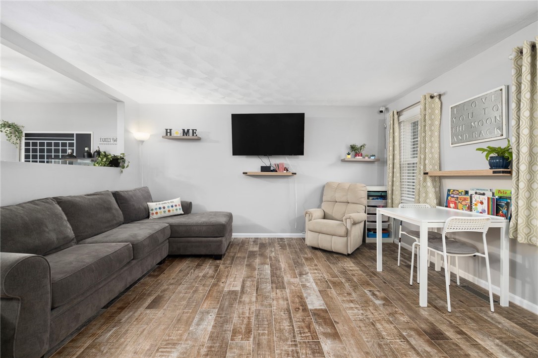 69 Walden Way Cranston, RI 02921 - Photo 6 of 50