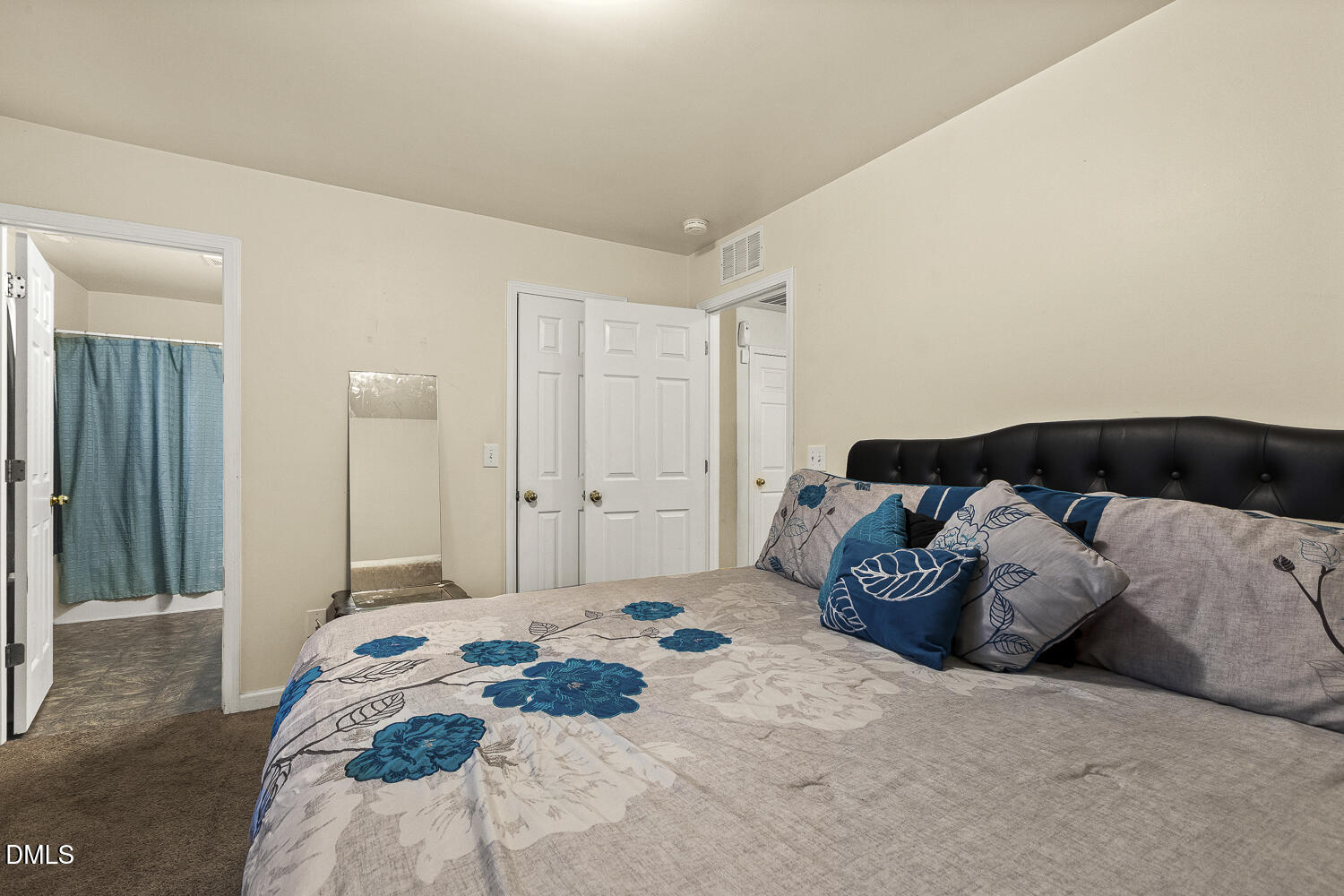 2712 Patbrook Lane Raleigh, NC 27610 - Photo 19 of 28 019